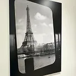 L\'Aristide, Centre De Rennes Avec Vue Vilaine