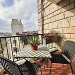 L\'Aristide, Centre De Rennes Avec Vue Vilaine